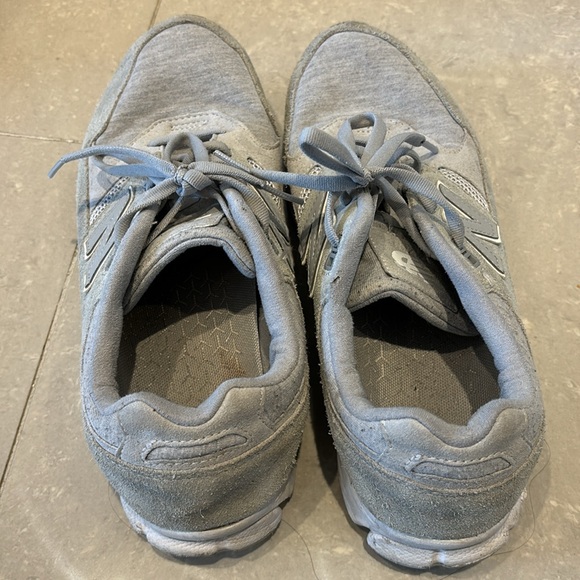 New balance sneakers. Size 9.5 mens - Picture 3 of 5